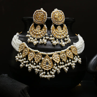 Stunning Laak Kundan Set Golden