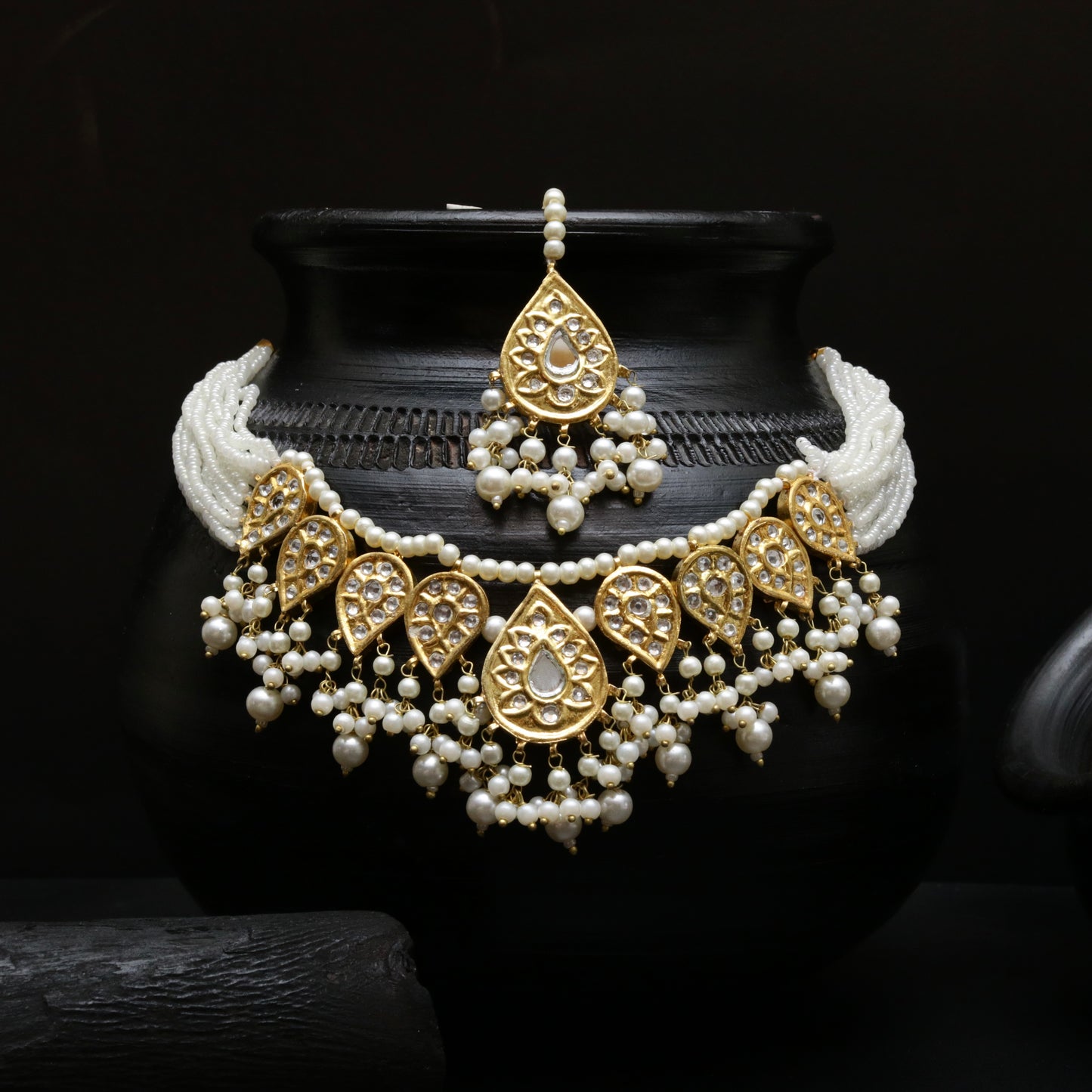 Stunning Laak Kundan Set Golden