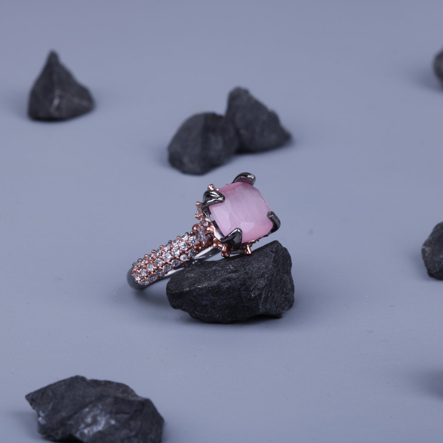 Cubic Zircons Oxidise Ring