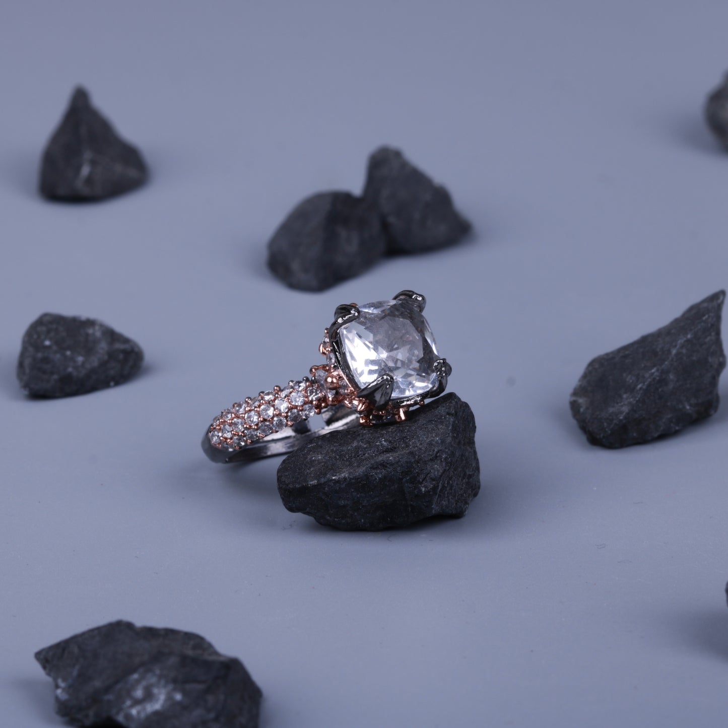 Cubic Zircons Oxidise Ring