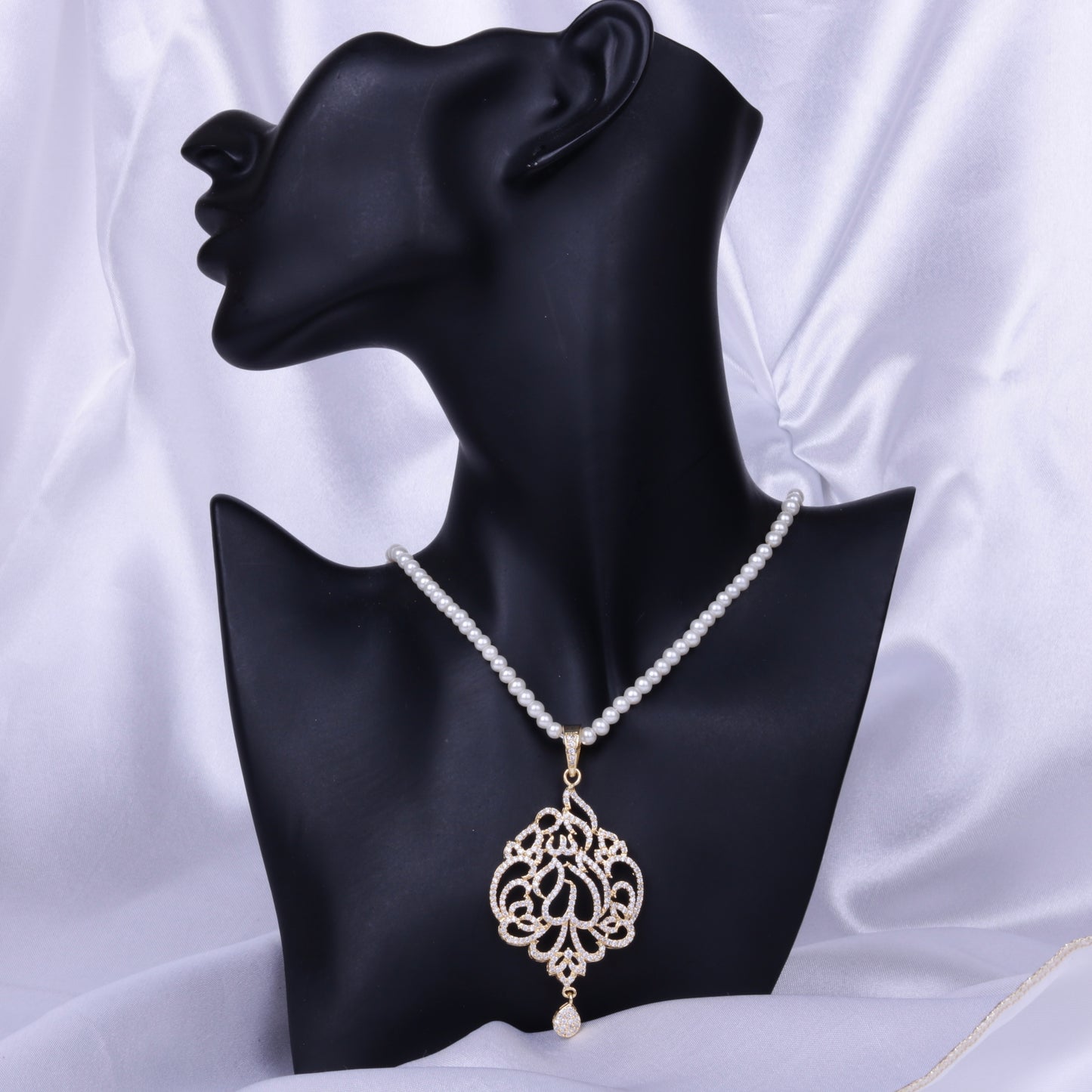 Calligraphy Pendant 028