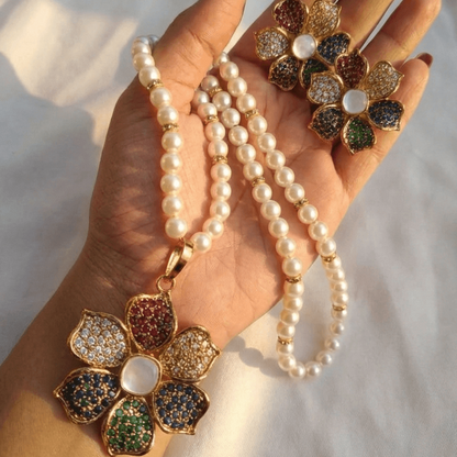 The Royal Fleur Pearl Set