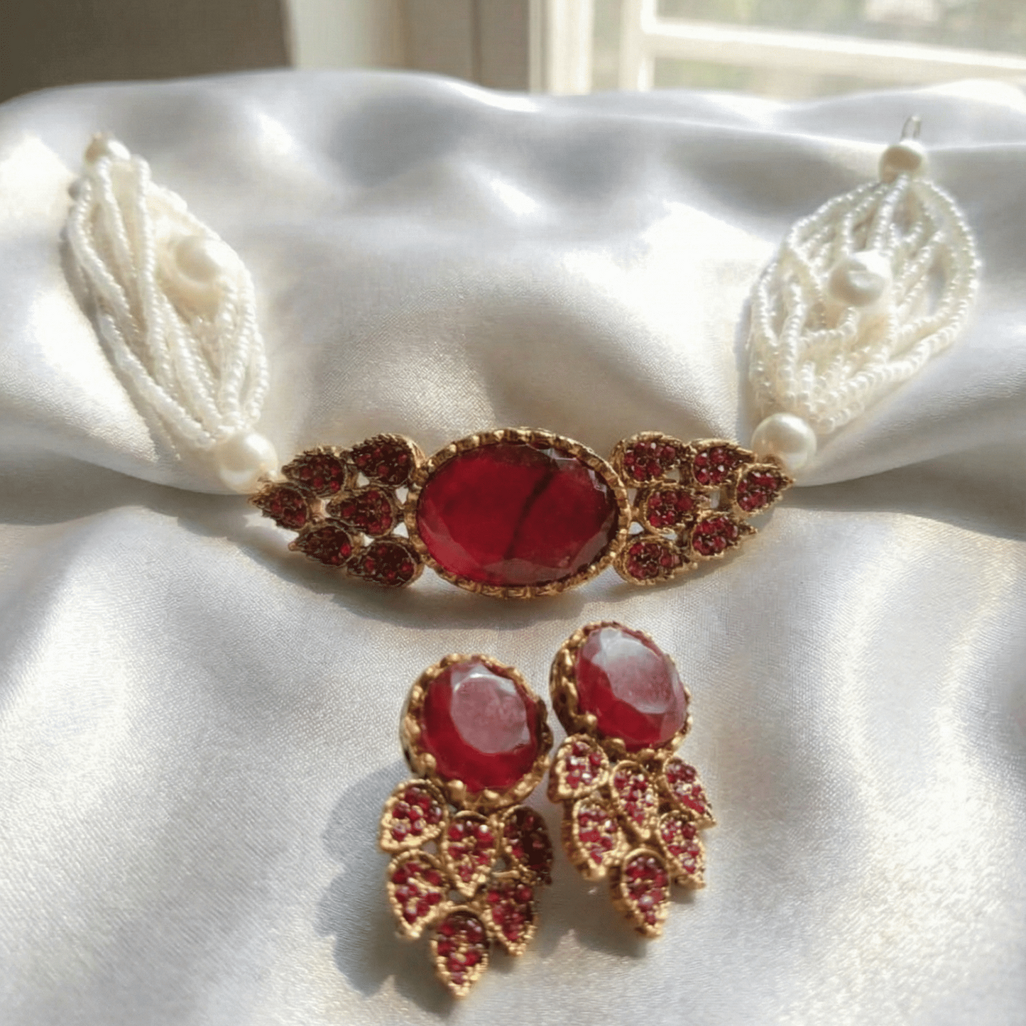 Majestic Aura Choker Set