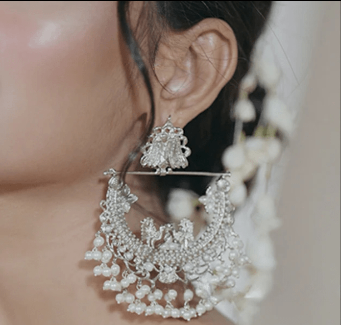 HALF CUT PEACOCK EARRINGS 02