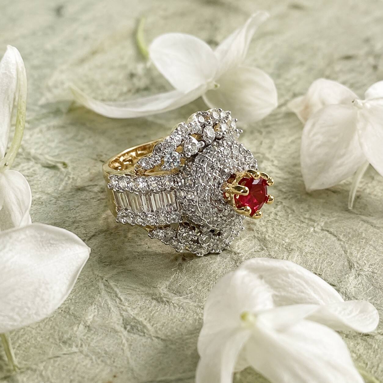 Shah-e-Yaqoot Ruby Crystal Statement Ring 3