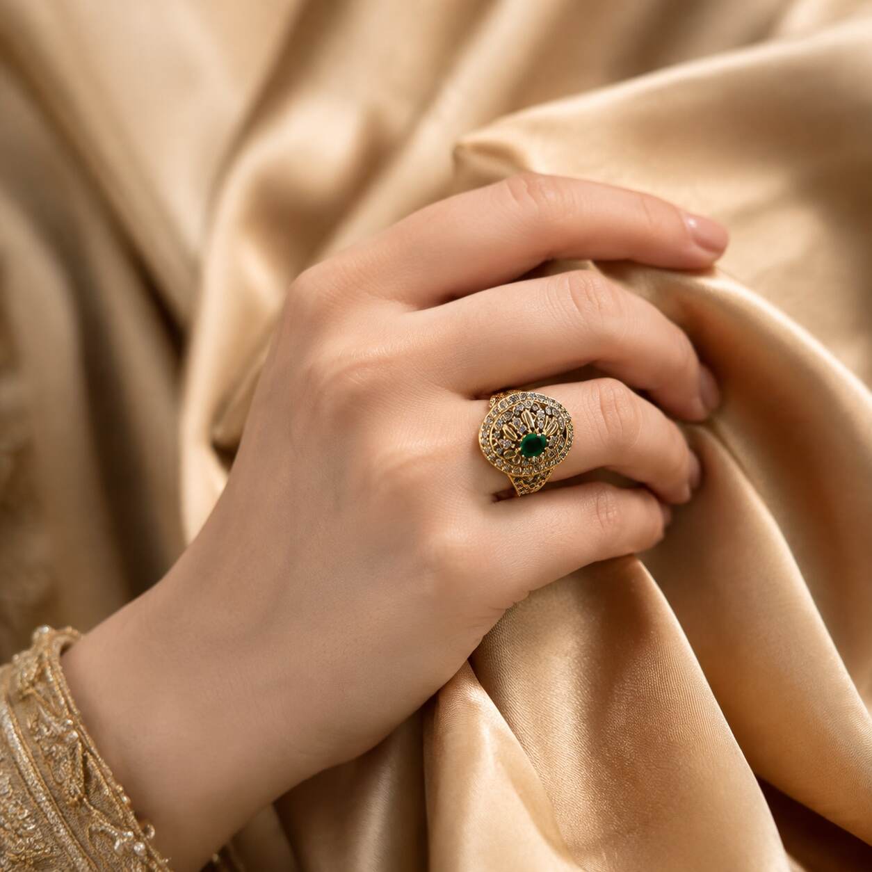Neel-e-Sabz Emerald Filigree Statement Ring 7