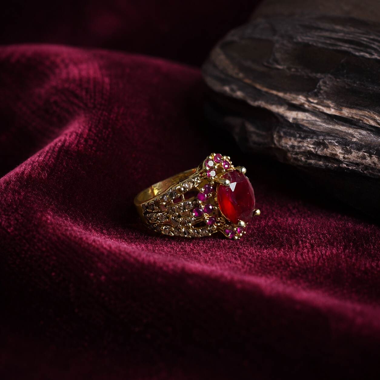 Noor-e-Yaqoot Ruby Crystal Lattice Ring – view 4