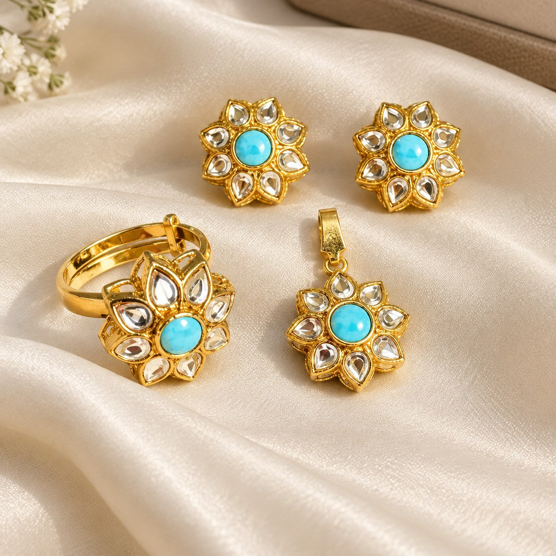 Rang-e-Noor Kundan Locket Set