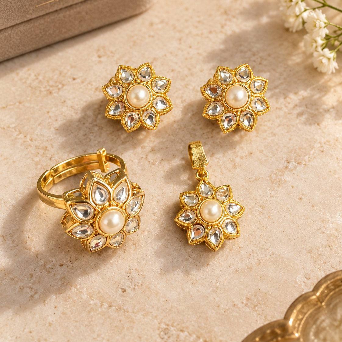 Rang-e-Noor Kundan Locket Set