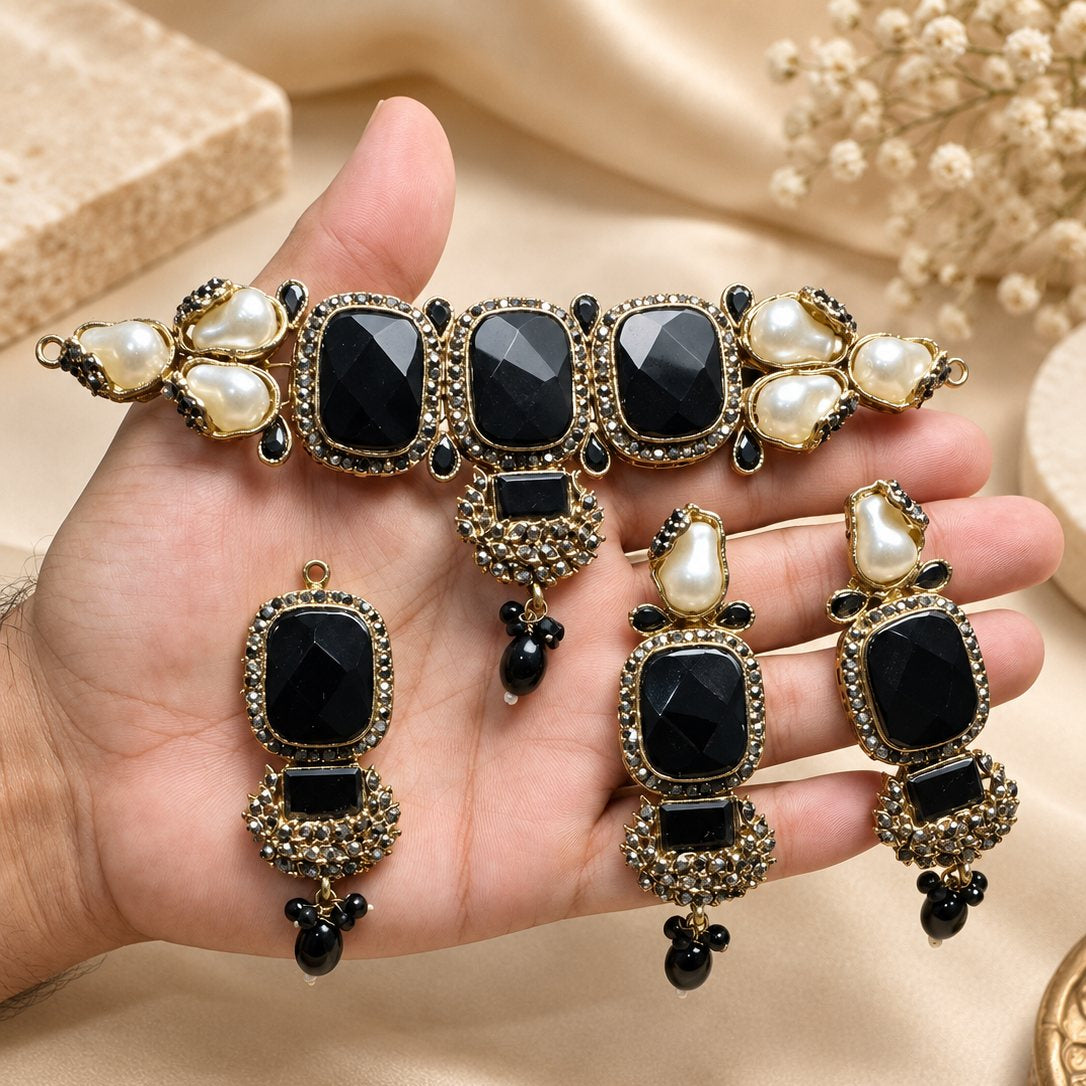Noor-e-Zevar Earring & Teeka Set