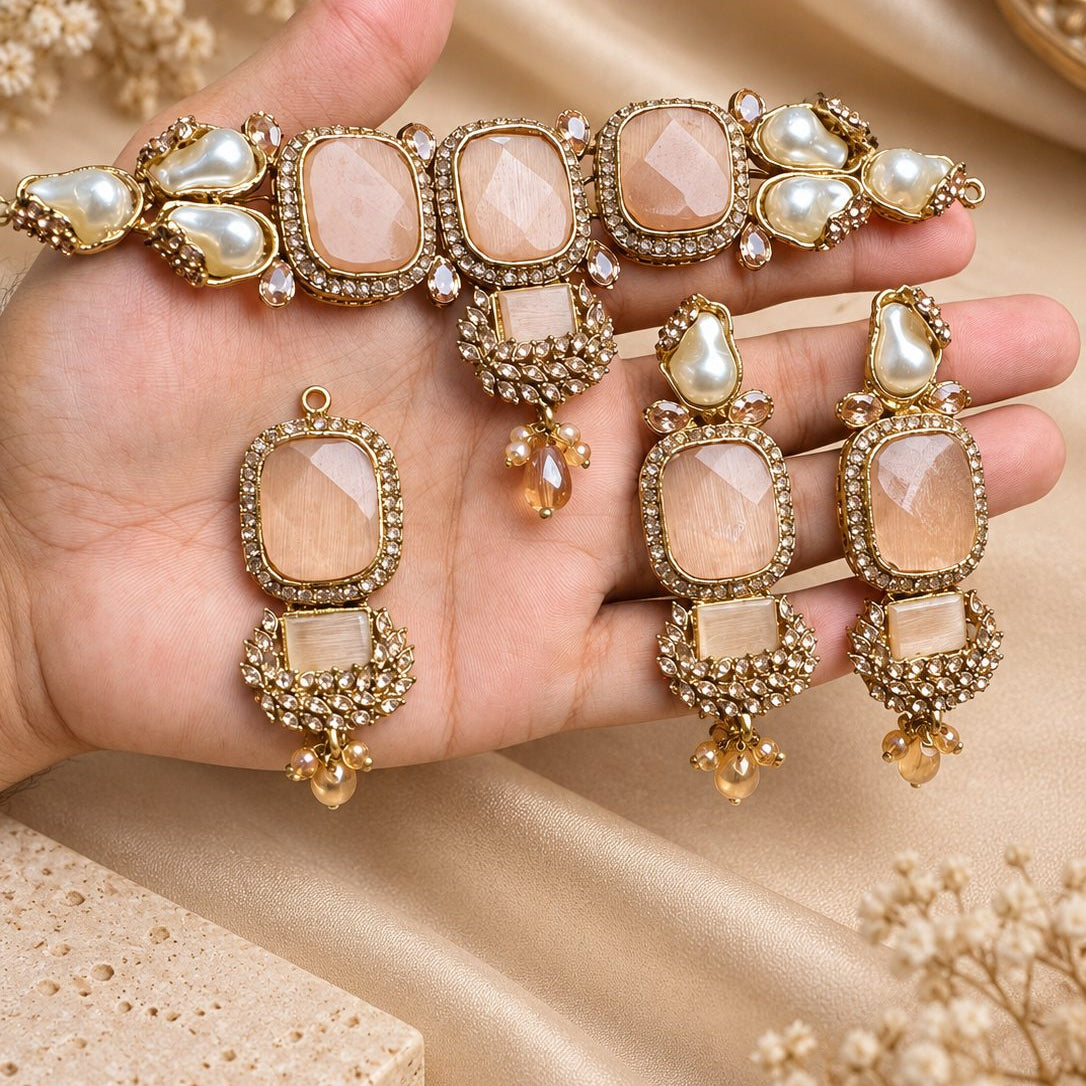 Noor-e-Zevar Earring & Teeka Set