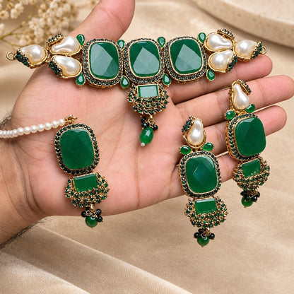 Noor-e-Zevar Earring & Teeka Set