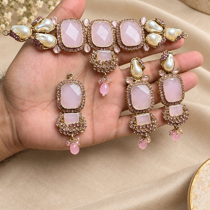 Noor-e-Zevar Earring & Teeka Set