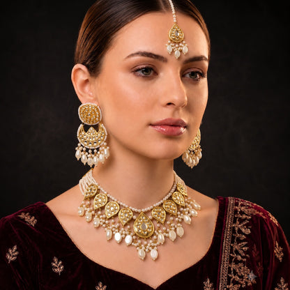 Stunning Laak Kundan Set Golden