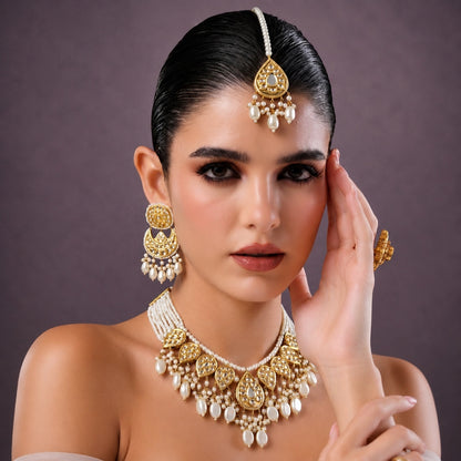 Stunning Laak Kundan Set Golden