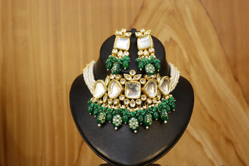 Kundan Chokker Necklace Set