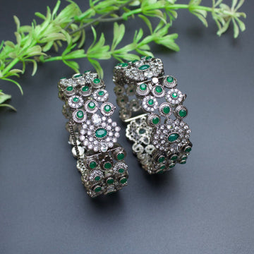 Exquisite Round Bangles Silver