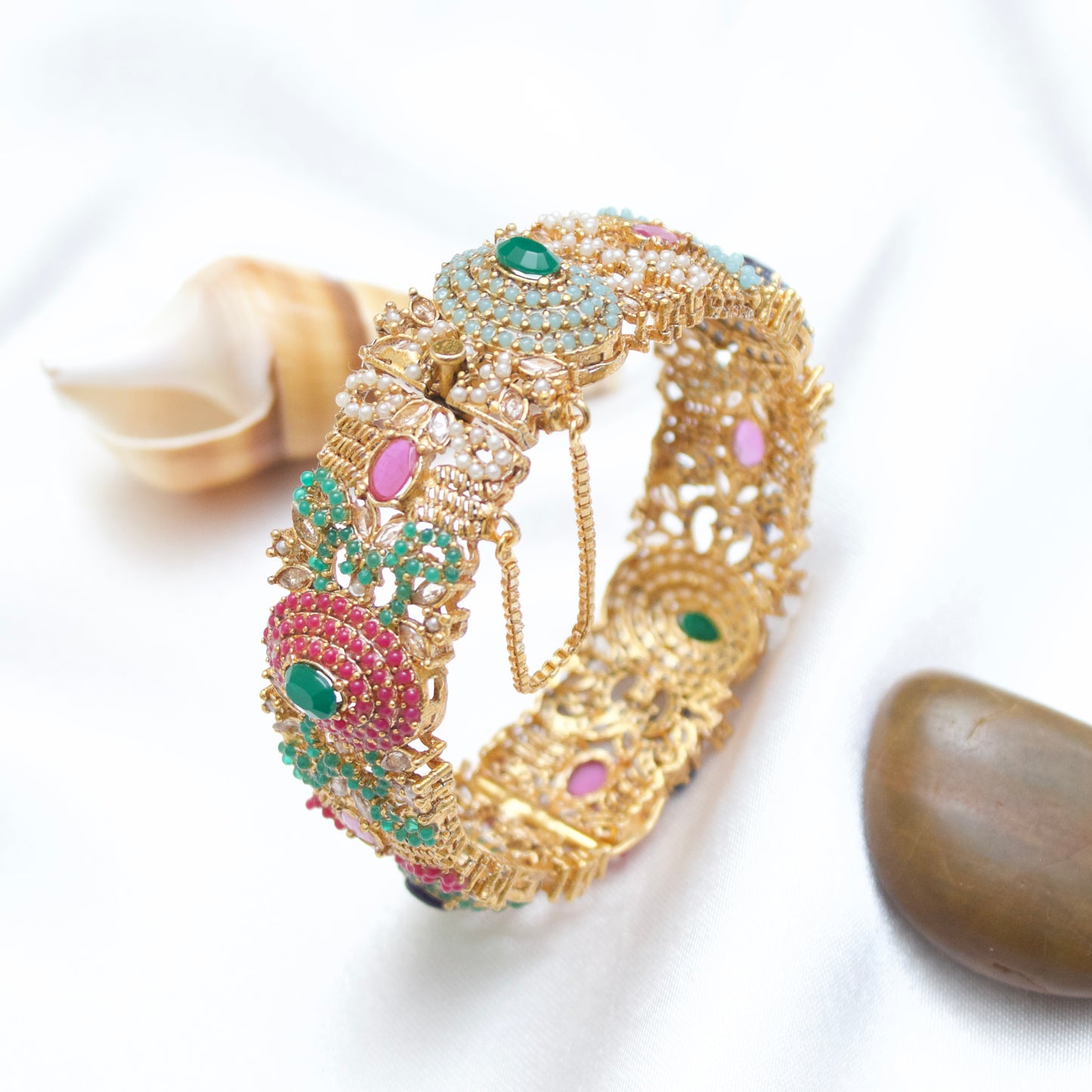 Single Luxury Naurattan Bangle
