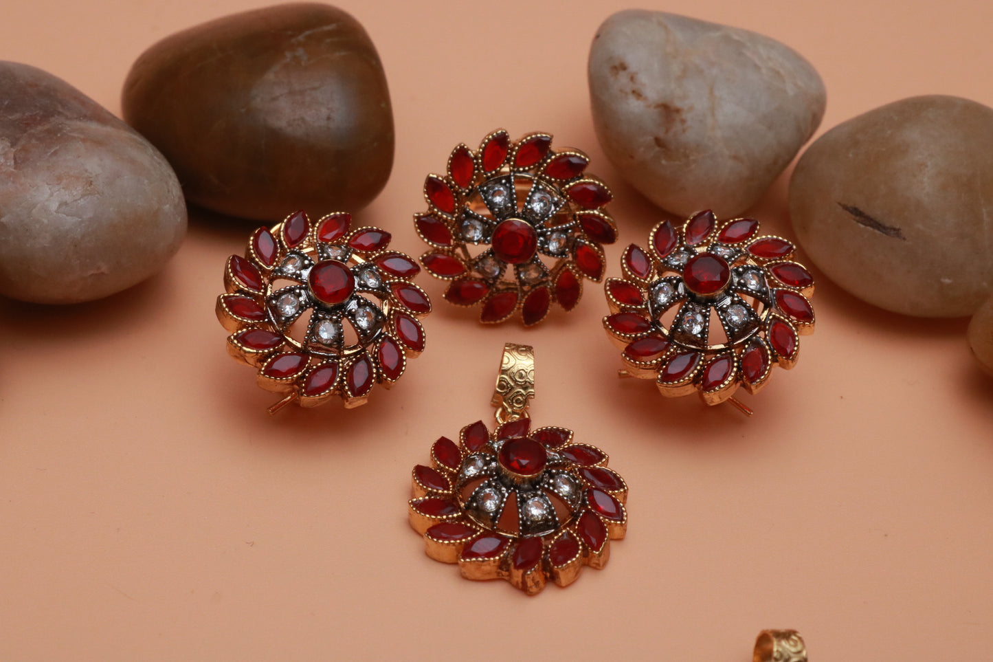 Bagh E Fiza Locket Set