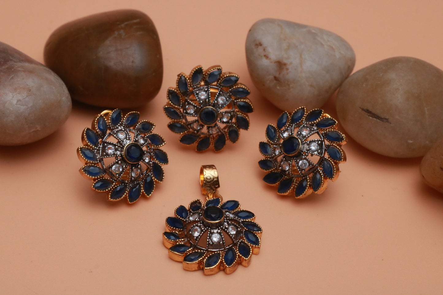 Bagh E Fiza Locket Set