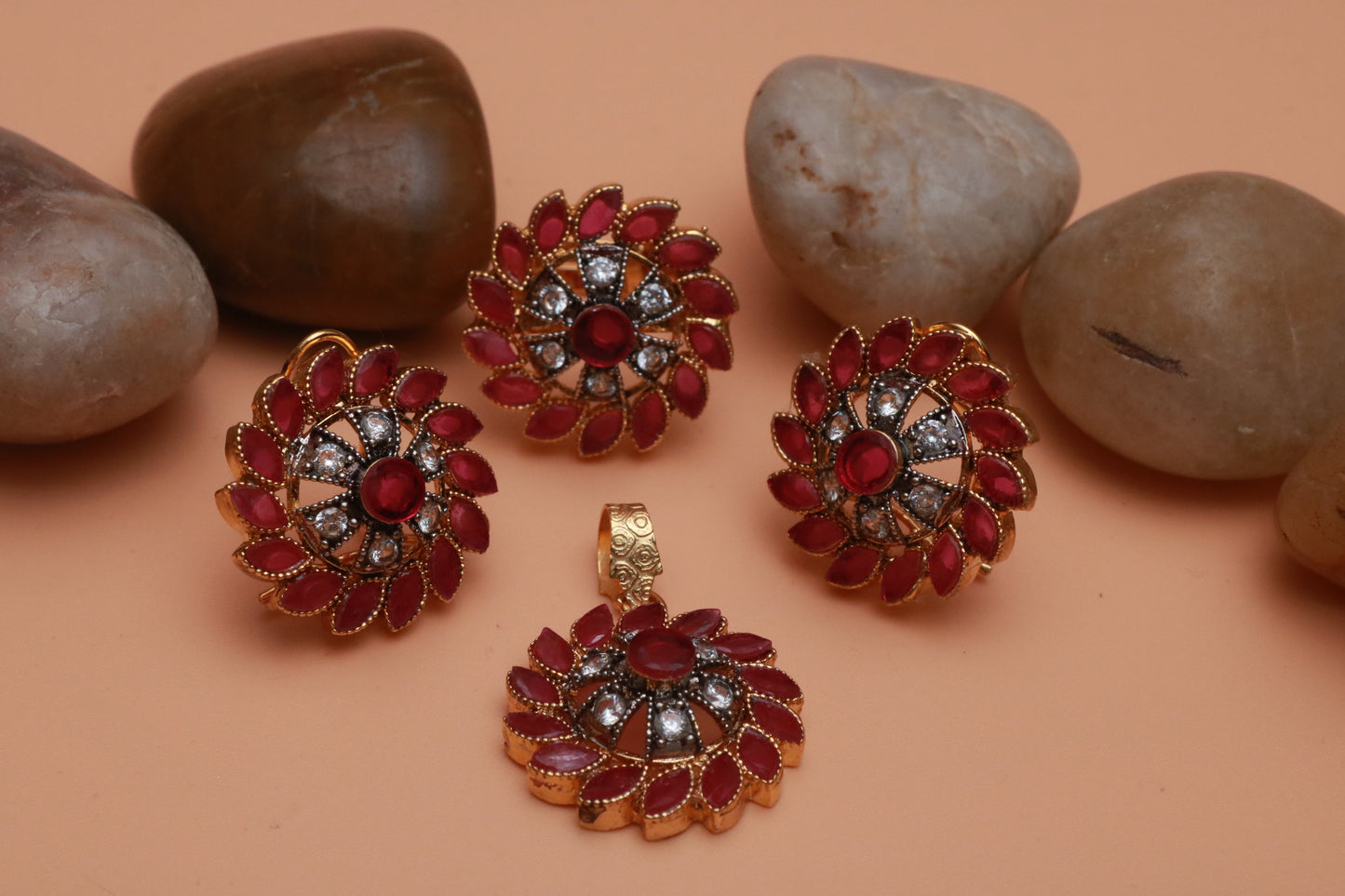 Bagh E Fiza Locket Set